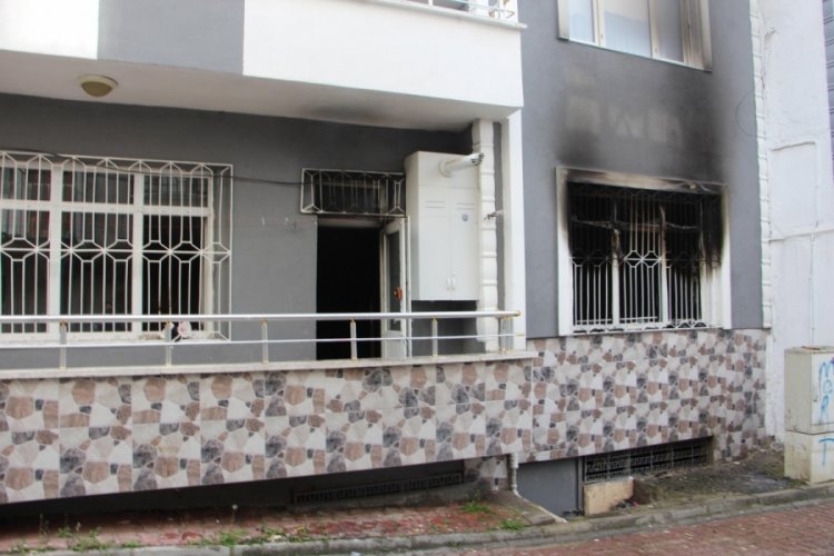Samsun'da &ccedil;ocuklar &ccedil;akmakla oynarken yangın &ccedil;ıkardı