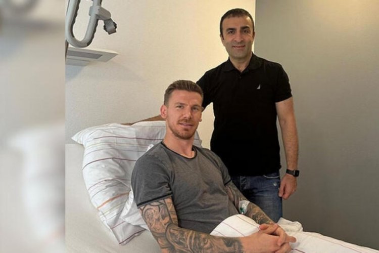Fenerbah&ccedil;e'de Serdar Aziz ameliyat oldu