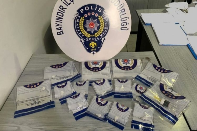 İzmir'de sigara paketinde uyuşturucu madde ele ge&ccedil;irildi