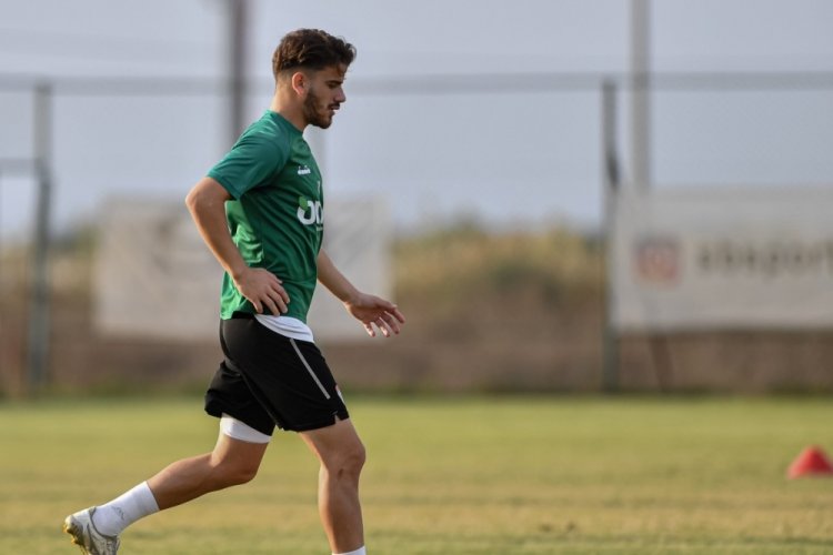 Bursaspor, Serik Belediyespor ma&ccedil;ının hazırlıklarını Antalya'da s&uuml;rd&uuml;r&uuml;yor