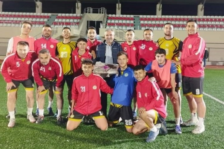 Sarıg&ouml;l Beldiyespor'a baklavalı s&uuml;rpriz