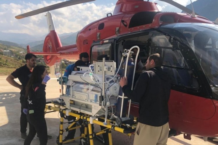 Hipotermi ge&ccedil;iren bebek i&ccedil;in helikopter havalandı