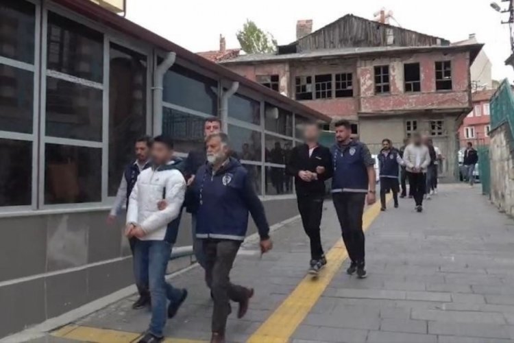 K&uuml;tahya'da galericiye silahlı saldırı olayında ş&uuml;pheli sayısı 9'a y&uuml;kseldi