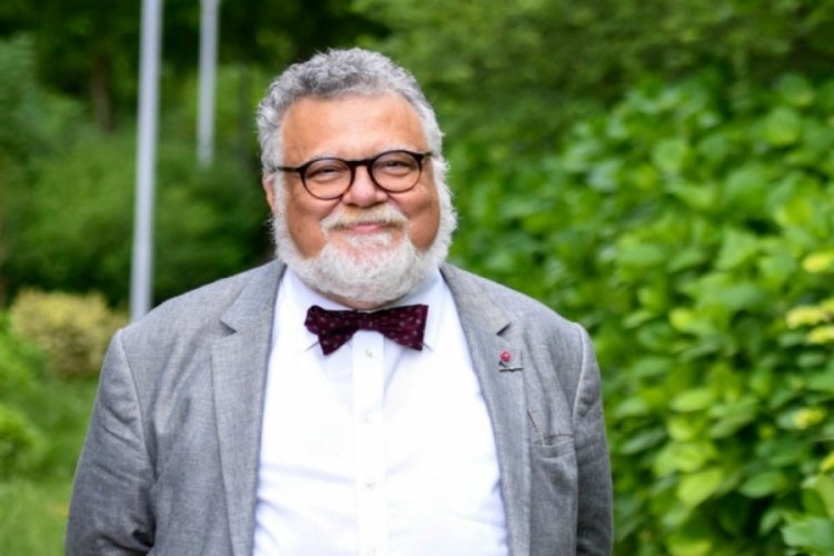 Celal Şeng&ouml;r kimdir?