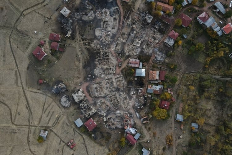 Kastamonu'da k&ouml;yde &ccedil;ıkan yangın s&ouml;nd&uuml;r&uuml;ld&uuml;