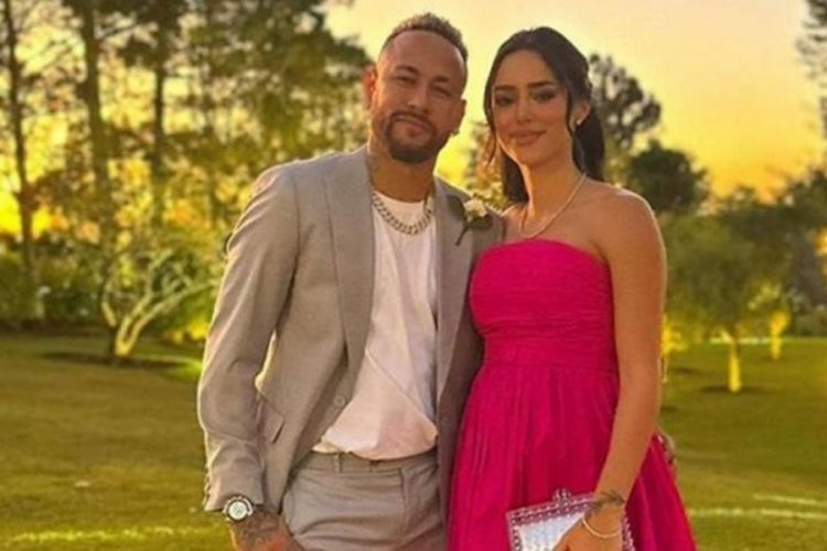 Neymar, sevgilisine uzaydan yıldız aldı!