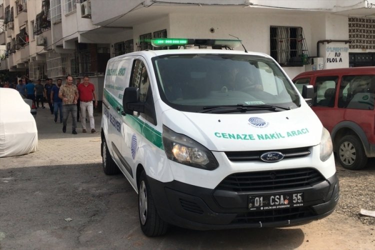 Adana'da karısını tabancayla vurarak &ouml;ld&uuml;rd&uuml;