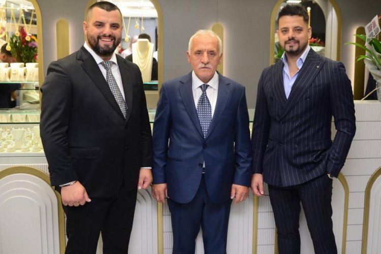 Altın ve m&uuml;cevherler b&uuml;y&uuml;k ilgi g&ouml;rd&uuml;