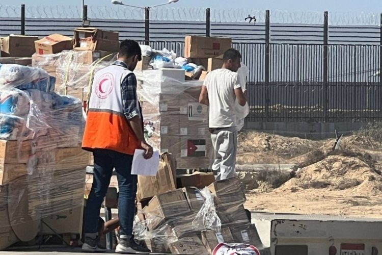 Refah Sınır Kapısı'ndan 5. yardım konvoyu ge&ccedil;ti