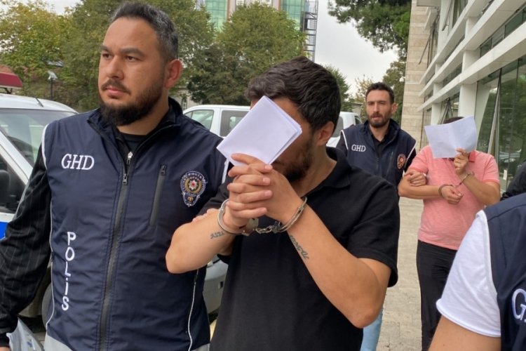 Samsun'da g&ouml;&ccedil;men ka&ccedil;ak&ccedil;ısı 2 kişi tutuklandı