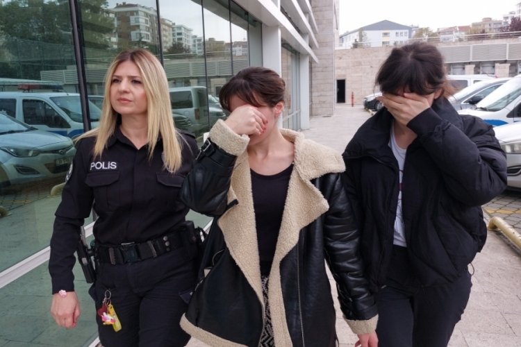 Kız arkadaşına doğum g&uuml;n&uuml; hediyesi i&ccedil; &ccedil;amaşırı &ccedil;aldı! 4 bin lira değerinde