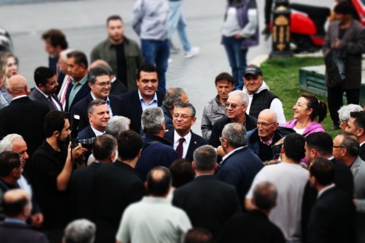 &Ouml;zg&uuml;r &Ouml;zel: Ana muhalefetin &ouml;nce kendisine sonra &uuml;lkesine sahip &ccedil;ıkması gerekmektedir