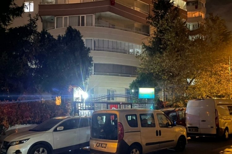 Ankara'da bir kişi abisini &ouml;ld&uuml;rd&uuml;kten sonra intihar etti