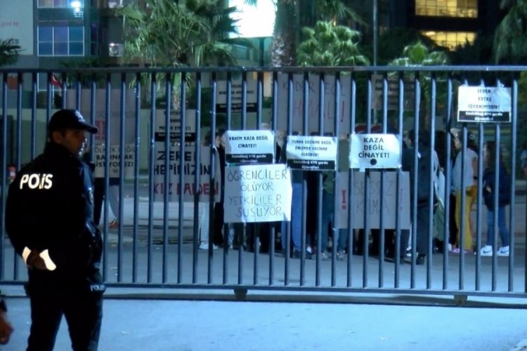 Aydın'daki asans&ouml;r kazası İstanbul'da bir&ccedil;ok KYK yurdunda protesto edildi