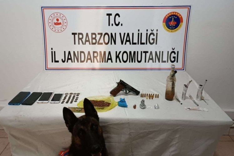 İstanbul'da 8 ayrı su&ccedil;tan arama kaydı bulunan şahıs yakalandı