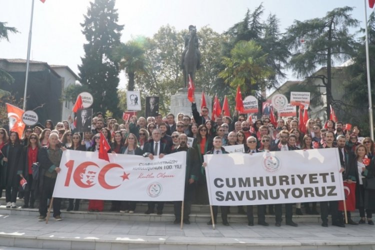 Bursa Barosu'nun Cumhuriyet y&uuml;r&uuml;y&uuml;ş&uuml;