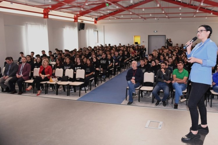 Atat&uuml;rk ve Milli M&uuml;cadele, Bursa Erkek Lisesi'nde &ouml;ğrencilere anlatıldı