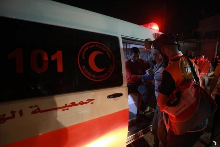 Filistin Kızılayı: Gazze Şeridi'nde g&ouml;rev yapan ekiplerimizle bağlantımızı tamamen kaybettik