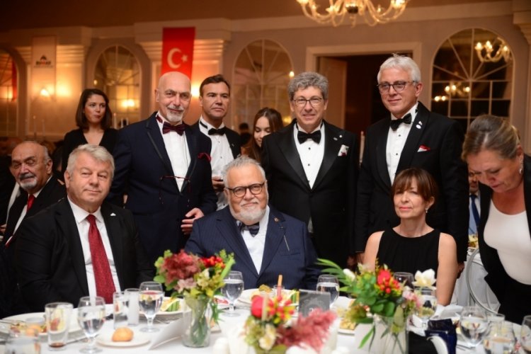 BUMİAD Cumhuriyeti coşkuyla kutladı