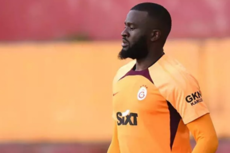Galatasaray'da s&uuml;rpriz ayrılık!