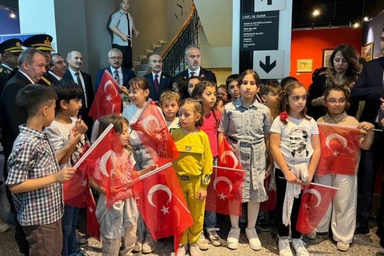 Bursa'da 'Bir Cumhuriyet Ressamı Şefik Bursalı Sergisi'