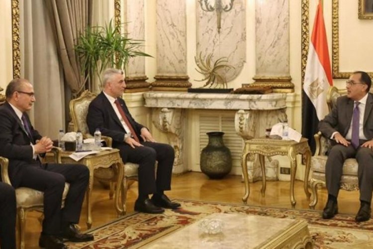 Bakan Bolat, Mısır Başbakanı ile g&ouml;r&uuml;şt&uuml;