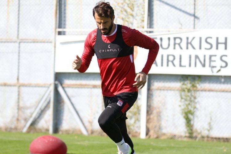 Sivassporlu futbolcu Caner Osmanpaşa'nın acı g&uuml;n&uuml;
