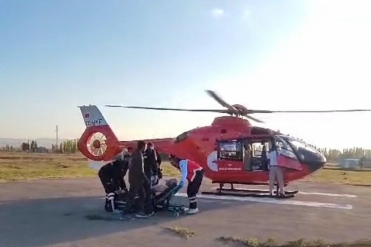 Helikopter ambulans Muş'ta aort diseksiyon hastası i&ccedil;in havalandı
