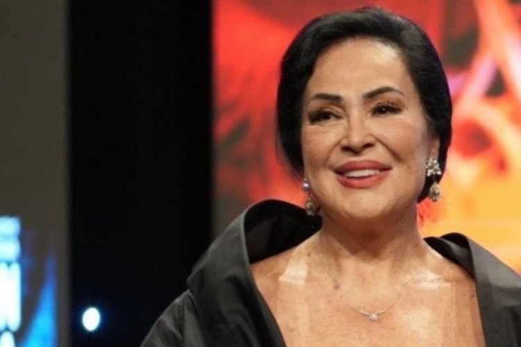 Türkan Şoray'dan Cumhuriyet'in 100. yılında İzmir marşı