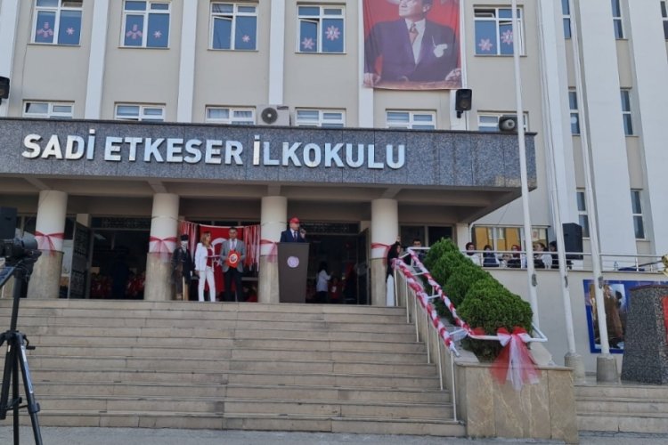 Bursa'da Sadi Etkeser İlkokulu'nda 100. yıl kutlamaları