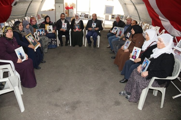Diyarbakır annelerinin evlat n&ouml;beti devam ediyor