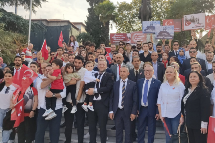 Zafer Partisi Bursa: Cumhuriyetimiz ve T&uuml;rkl&uuml;ğ&uuml;m&uuml;zden de &ouml;d&uuml;n vermeyeceğiz