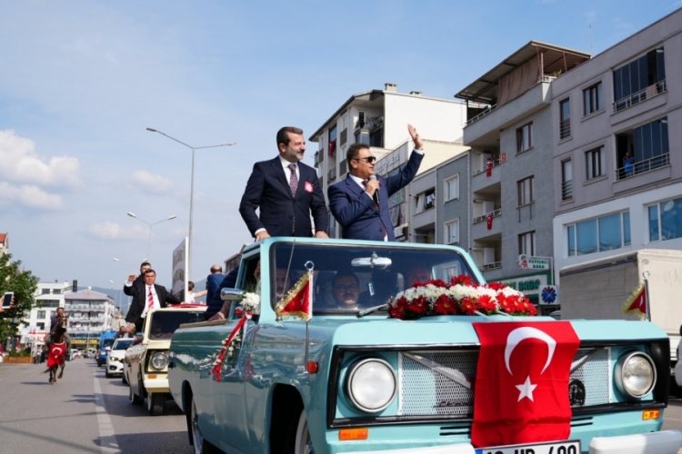Cumhuriyet'in 100. yılı coşkusu Bursa G&uuml;rsu'da doyasıya yaşandı