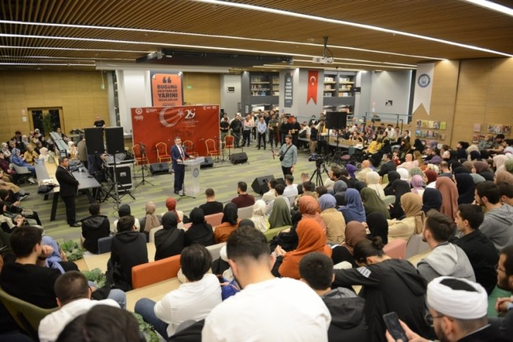 Bursa'da fotoğraf sanat&ccedil;ılarından 'bayrak' resitali