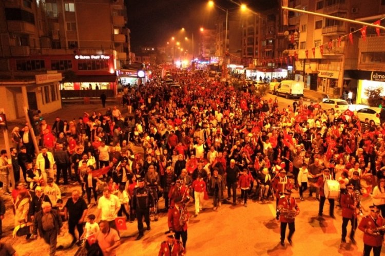 Bursa Mustafakemalpaşa'da kutlamalar tarihi kalabalığa sahne oldu