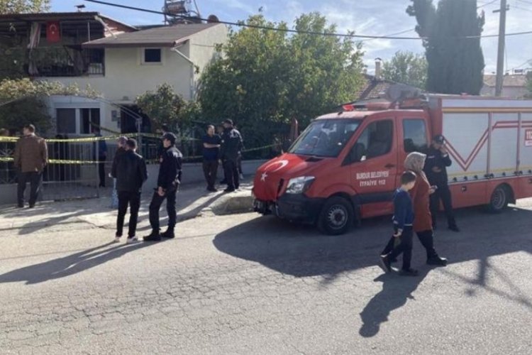 Eve gelen bakıcı vahşetle karşılaştı: D&ouml;v&uuml;lerek &ouml;ld&uuml;r&uuml;ld&uuml;, eşi yaralı halde bulundu