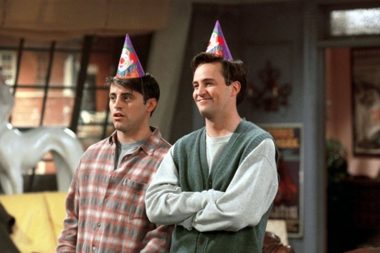 Friends'in yıldızı Matthew Perry'nin &ouml;l&uuml;m&uuml;ne ilişkin detaylar ortaya &ccedil;ıktı
