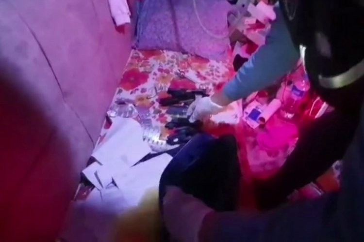 Sakarya'da uyuşturucu ve silah ka&ccedil;ak&ccedil;ılığı operasyonu, 4 g&ouml;zaltı