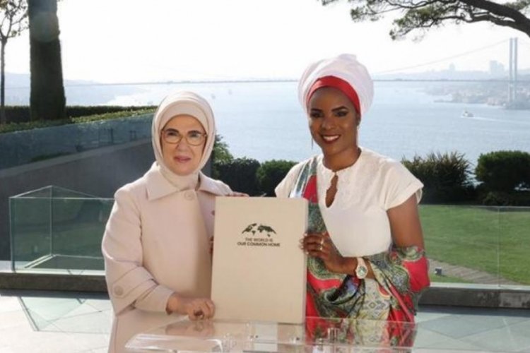 Emine Erdoğan, Burundi Cumhuriyeti Devlet Başkanı eşi Ndayishimiye ile g&ouml;r&uuml;şt&uuml;