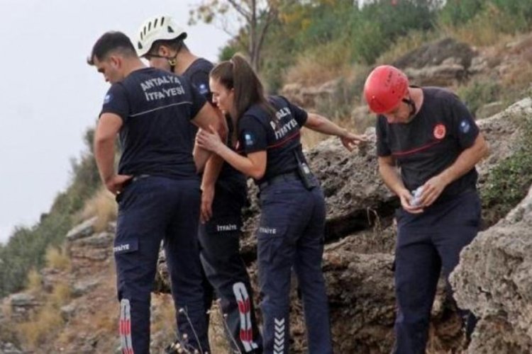 Antalya'da kayalık alanda gen&ccedil; bir kadının cesedi bulundu!