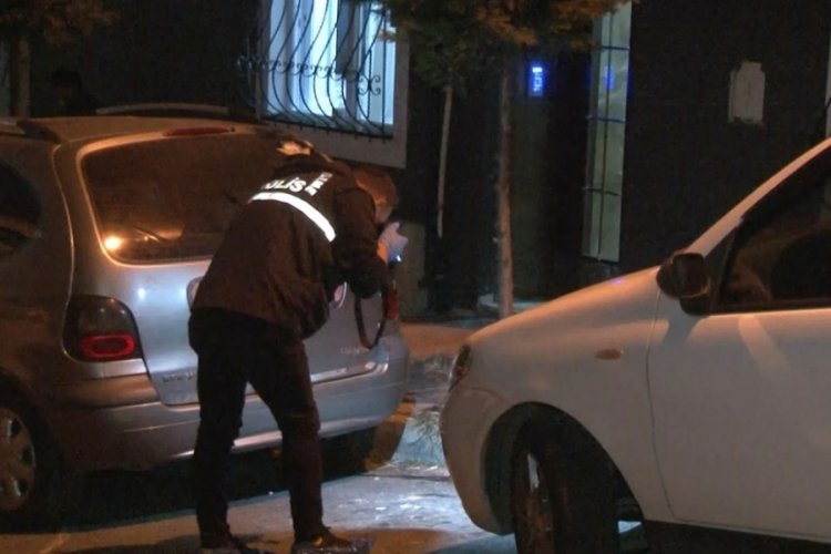 İstanbul Arnavutk&ouml;y'de biri 14, diğeri 15 yaşındaki iki &ccedil;ocuk, silahlı saldırıya uğradı