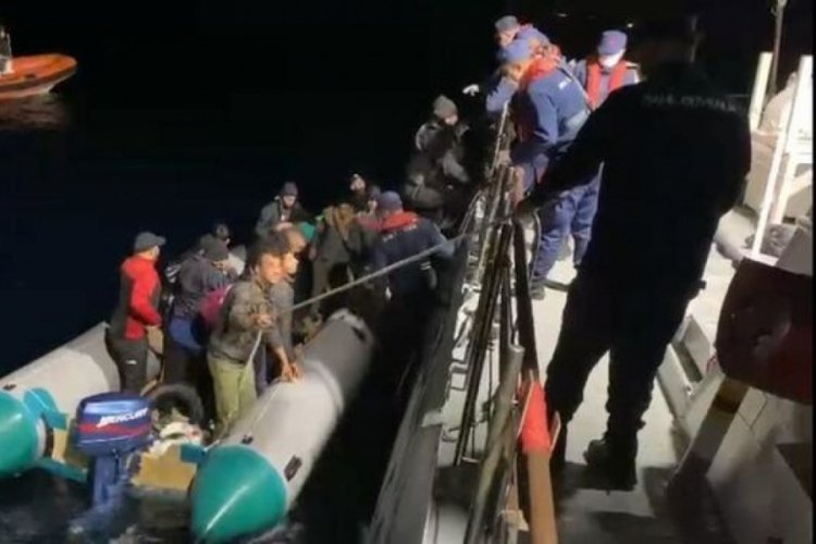 İzmir a&ccedil;ıklarında 94 d&uuml;zensiz g&ouml;&ccedil;men yakalandı