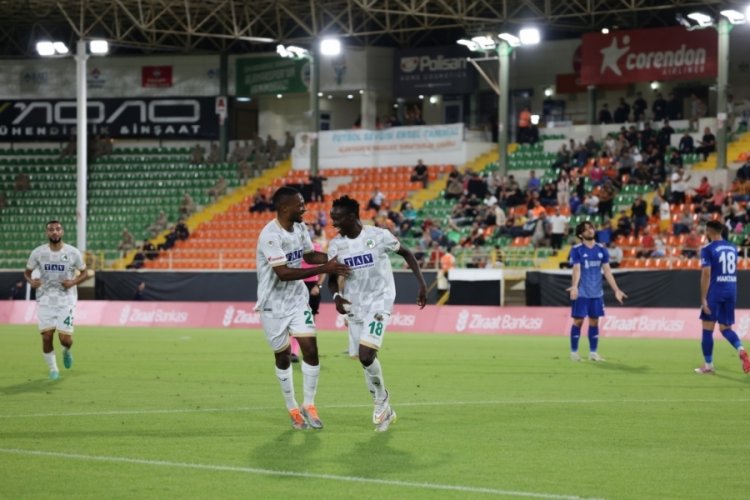 Corendon Alanyaspor, K&uuml;tahyaspor'u 4-1 yenerek bir &uuml;st tura y&uuml;kseldi