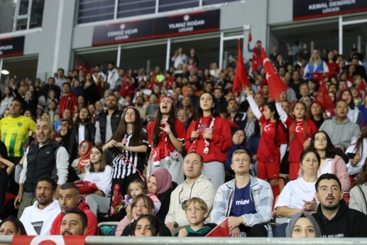 TFF: Seyirci rekorunu kıran &Ccedil;orum'a teşekk&uuml;r ederiz