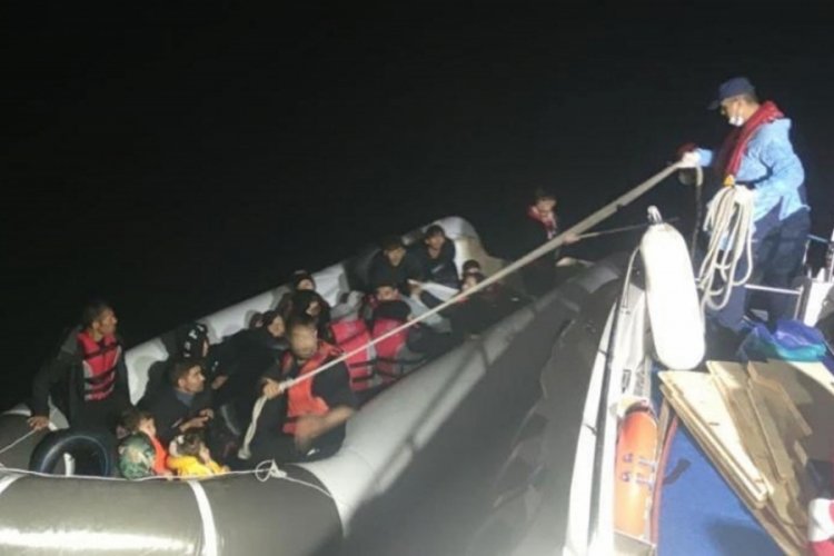 Yunan Sahil G&uuml;venlik unsurları 77 g&ouml;&ccedil;meni geri itti