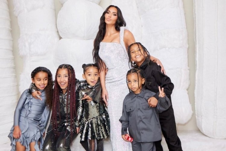Kim Kardashian'ın &ccedil;ocuklarının kazancı ortaya &ccedil;ıktı