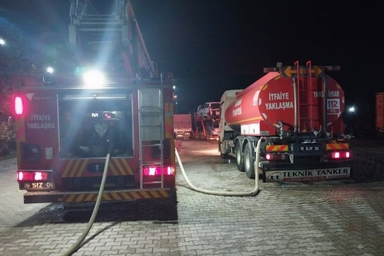 Bursa'da tankerden sızan gaz t&uuml;m ekipleri seferber etti