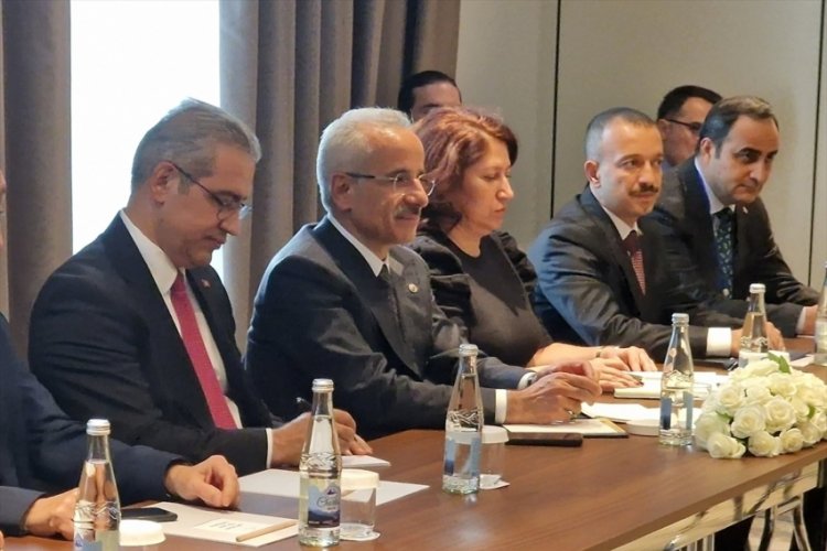 Uraloğlu, &Ouml;zbekistan Ulaştırma Bakanı Mahkamov'la g&ouml;r&uuml;şt&uuml;