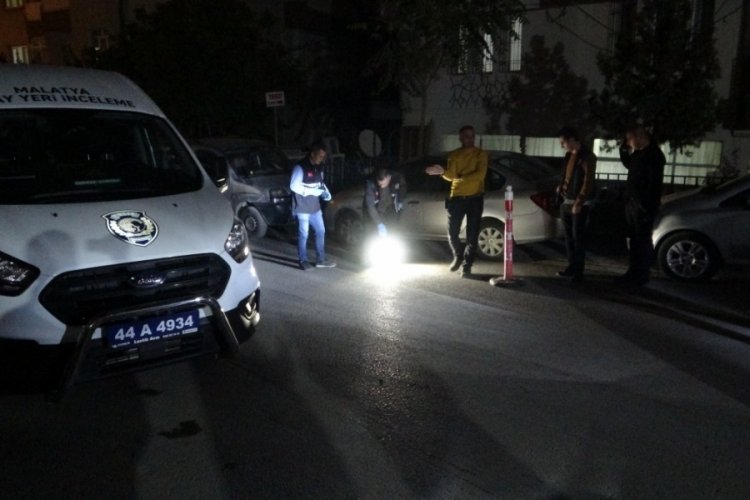 Malatya'da y&uuml;r&uuml;rken vurularak yaralandı