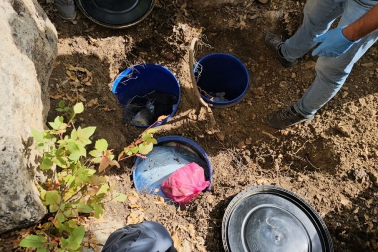Adıyaman'da PKK mensuplarına ait yaşam malzemesi ele ge&ccedil;irildi